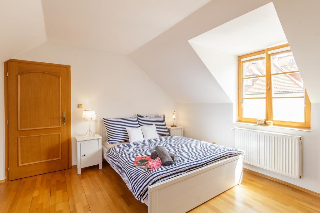 Old Town Charles Apartments Budweis Exterior foto